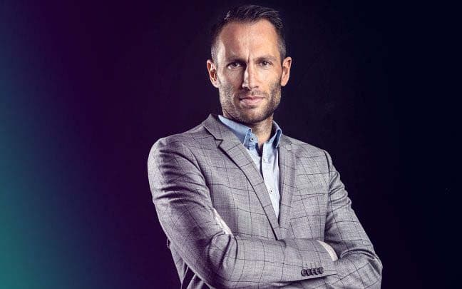 Portraitbild Akademieleiter & Trainer Nico Hollbauer